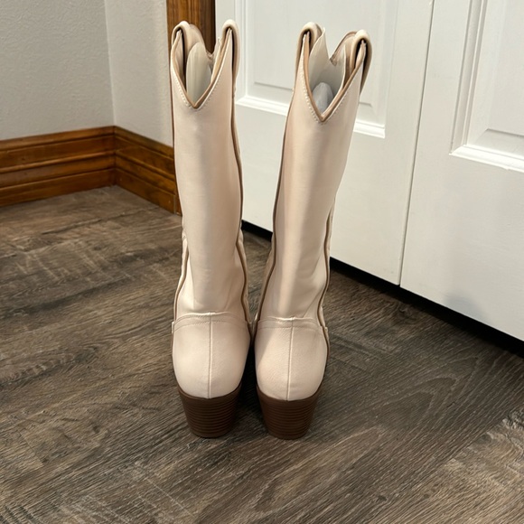 Pink Lily cream western boots, size 7.5 - Picture 4 of 7